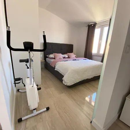 Hajdi Apartment *